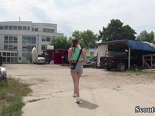 German Scout - Pia (18) Seduce Anal Foda na Rua Fundição