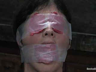 Brutalny fetysz thraldom z spanking, tortury sutek, blindfolding