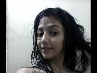 Indian Schönes indisches Mädchen mit schönen Brüsten Reprobate selfie - Wowmoyback