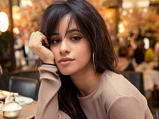 Camila کی Cabello پیارا کیوبا گلوکار