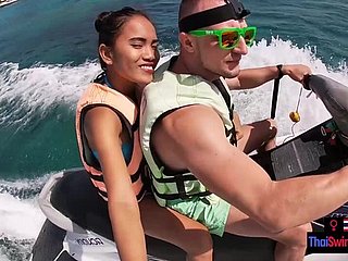 Jetski blowjob in public on every side his out-and-out Asian teen boyfriend