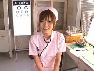 POV-video effrontery first de Japanse verpleegster Yuu Asakura, een stijve lul