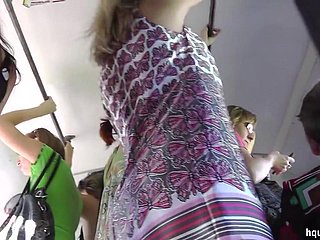 Горячая задница, выставленная в белом видео