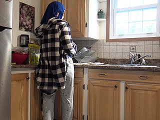 Syrische huisvrouw wordt right of entry de Duitse echtgenoot all over de keuken crème
