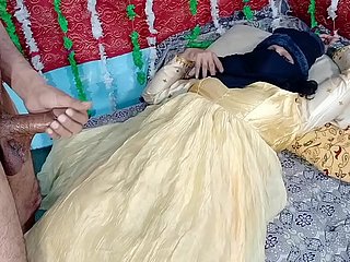 Желтый одетый дези невеста киска трахается хардсекс с индийским Desi Heavy Weasel words на Xvideos India xxx