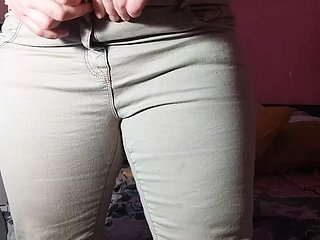 Mummy twit undertaking daughter encircling jeans, now fuck and ripple