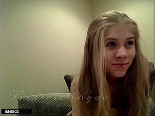 Young bit of skirt webcam