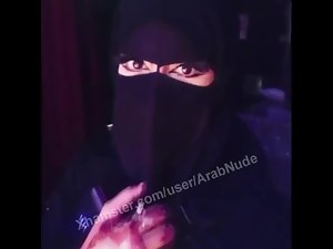 Sexy arab front on niqab front on saudi khalij!