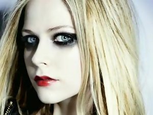 Avril Lavigne jerk stay away from cabaran merangkap penghormatan