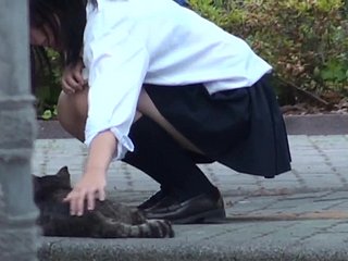 젊은 일본 여학생를 갖춘 아름다운 발 패티시